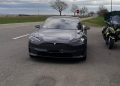 Scandale : Un conducteur capture les radars à 235 km/h en Tesla, dépassant la limite de 80 km/h !