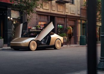 Elon Musk Propulse un Objectif Ambitieux : Tesla FSD Révolutionne l’Automobile ! Découvrez Comment !