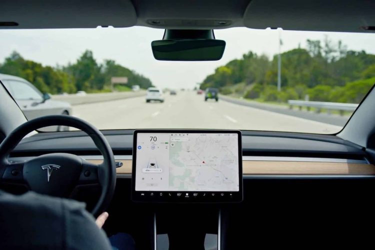 Tesla révèle pourquoi l’humain représente une menace plus grande que l’intelligence artificielle !