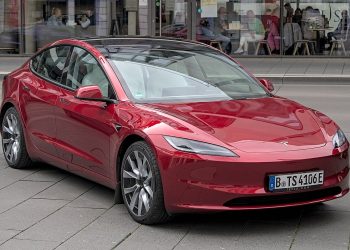 Les assurances Tesla explosent : hausse de 21% en 2025 et voici pourquoi