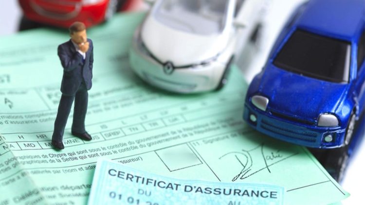 Votre portefeuille va encore souffrir : les assurances auto prennent l’ascenseur en 2025