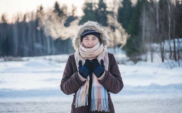 Prêt pour l’hiver ? Ces équipements peuvent vous sauver la vie sur la route !