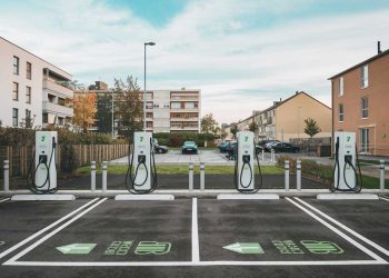 22 000 bornes de recharge arrivent dans les parkings des logements sociaux