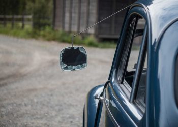 Gare à l’escroquerie du rétroviseur cassé : l’arnaque qui cible les automobilistes