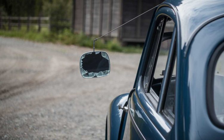 Gare à l’escroquerie du rétroviseur cassé : l’arnaque qui cible les automobilistes