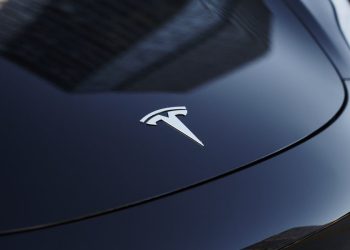 Ancien dirigeant de Tesla lance sa startup énergétique avec un objectif audacieux de 50 millions de dollars !