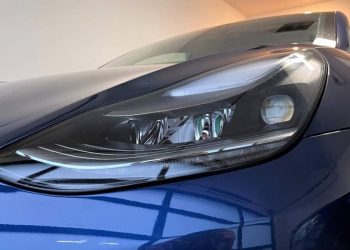 Tesla Dévoile une Fonctionnalité Cruciale : Pourquoi le Cybertruck Est Privé de cette Innovation ?