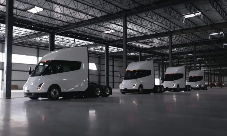 Tesla Boosts Production: Plus de 1,000 Nouveaux Travailleurs Recrutés pour son Programme Semi au Nevada!