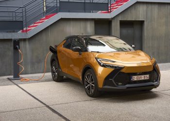 Toyota casse les prix sur le C-HR Hybride, mais attention aux pièges cachés !