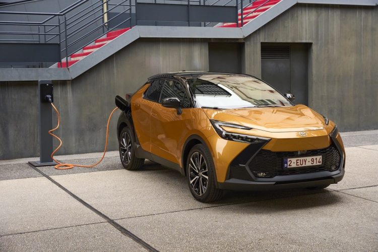 Toyota casse les prix sur le C-HR Hybride, mais attention aux pièges cachés !