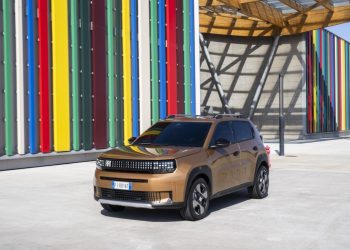 La Fiat Grande Panda Hybride à 18 900 € : un choix étonnant qui menace l’électrique !