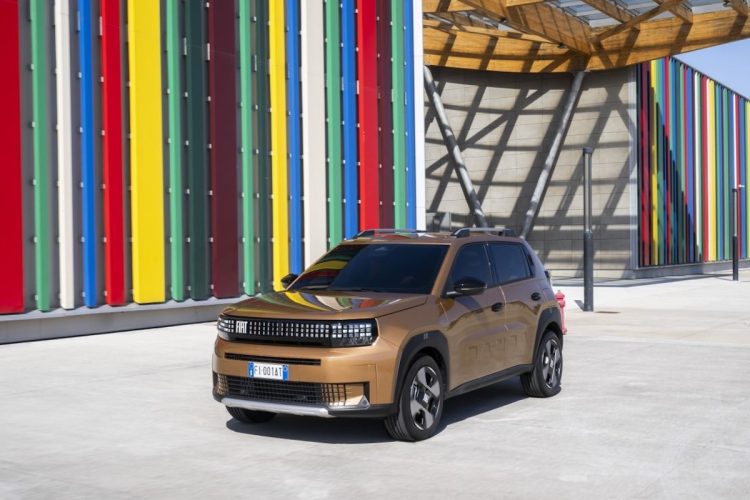 La Fiat Grande Panda Hybride à 18 900 € : un choix étonnant qui menace l’électrique !