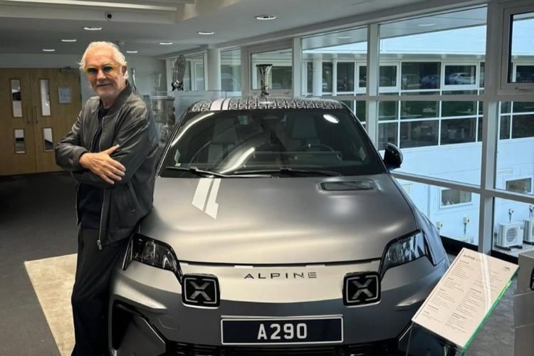 Flavio Briatore provoque une tempête en allumant Range Rover sur Instagram !