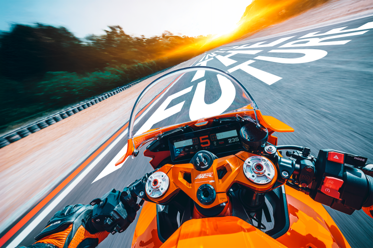 KTM devient indien : un tournant surprenant qui pourrait bouleverser l’industrie !