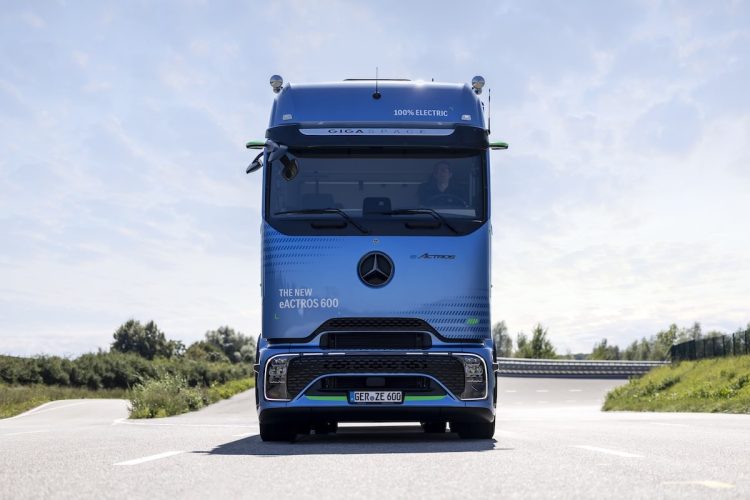 Mercedes prépare des versions inattendues de son camion électrique star : ce que cela cache !