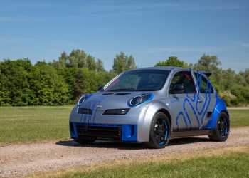 Nissan célèbre l’arrivée de la Micra électrique… mais pourquoi un Restomod thermique suscite tant de questions ?