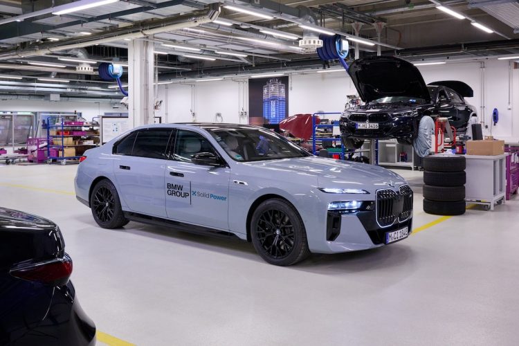 BMW lance son test de batterie solide : une révolution en marche ?
