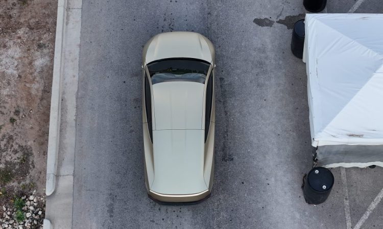 Elon Musk fait monter la pression autour de son Cybercab et de l’incroyable potentiel d’Optimus !