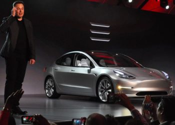 Tesla : le plus grand optimiste révèle l’impact caché sur la réputation de la marque