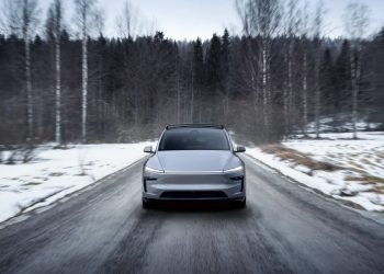 Tesla sous pression : NHTSA exige des infos cruciales sur le déploiement des Robotaxis !