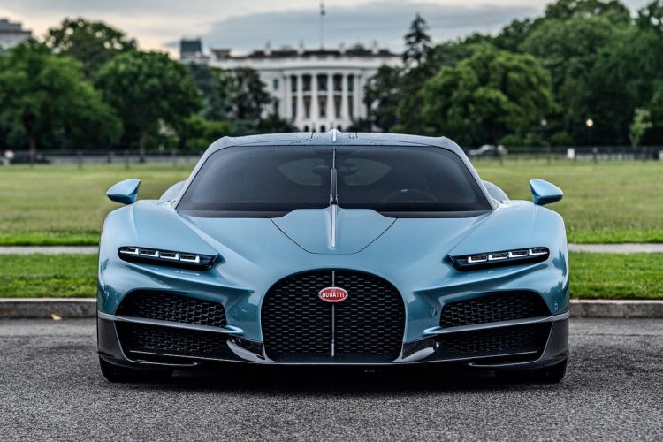 Une Bugatti se faufile aux portes de la Maison Blanche : que cache ce moment inattendu ?