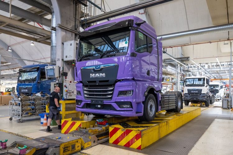 Man prépare une révolution avec ses camions électriques : êtes-vous prêt à changer de route ?