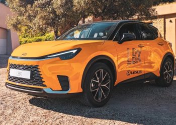 Le Lexus LBX à 299 €/mois : un prix alléchant pour une couleur qui étonne !