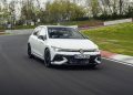La Golf GTI écrase les préjugés : pas de crise de la cinquantaine, mais un record à battre !