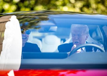 Une surprise inattendue : Donald Trump prête son Model S à Tesla !