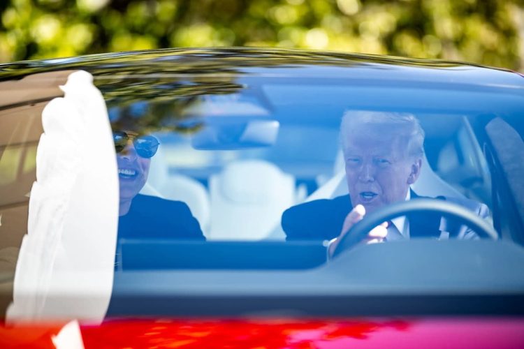 Une surprise inattendue : Donald Trump prête son Model S à Tesla !