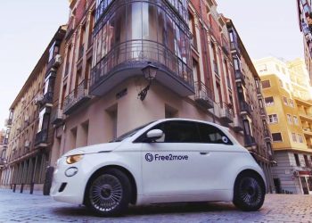 Madrid lance une flotte de Fiat 500e à batteries interchangeables : une révolution qui pourrait changer votre façon de conduire !