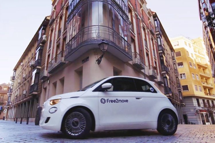 Madrid lance une flotte de Fiat 500e à batteries interchangeables : une révolution qui pourrait changer votre façon de conduire !
