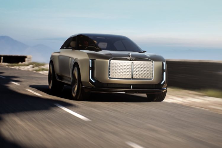 Un drame incroyable sur la route pour Bentley !