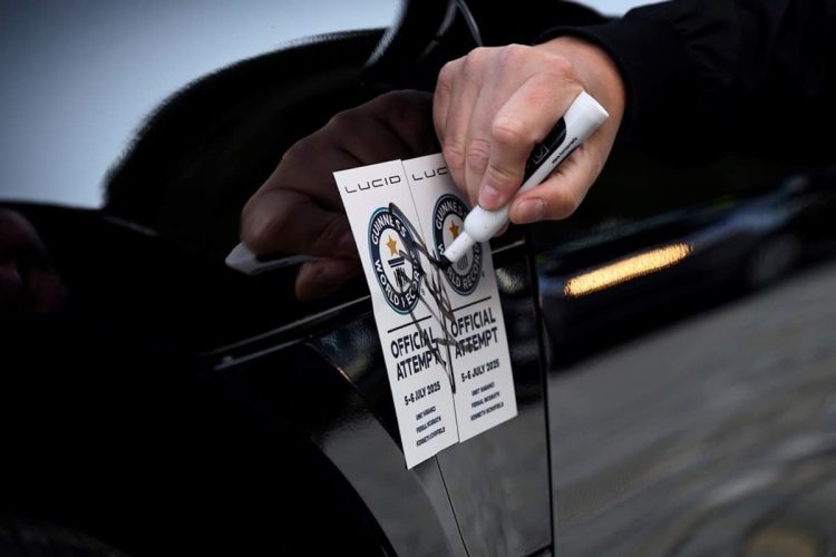 Ce constructeur bouleverse tout et prouve qu’on va plus loin… en descente !