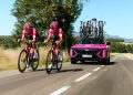 Les Cadillac roses s’apprêtent à conquérir le Tour de France : un voyage fascinant !