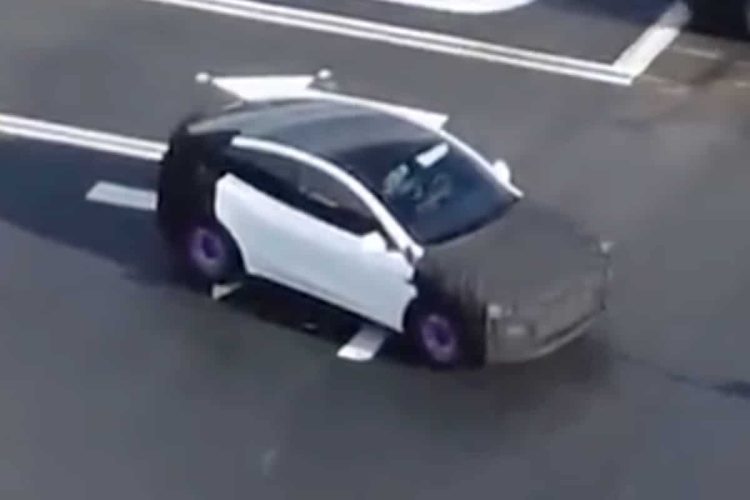 La Tesla à petit prix : ce que vous ignorez encore pourrait vous surprendre !