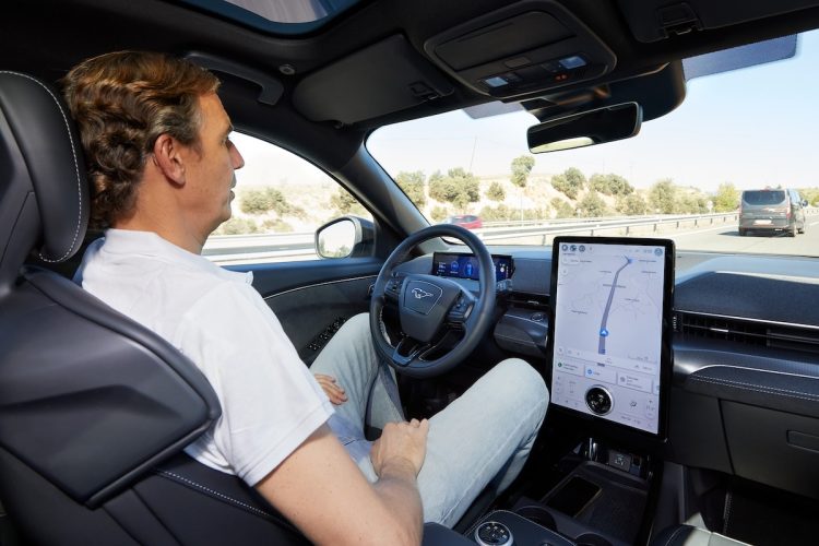 Ford lance la conduite autonome sur les Mustang Mach-E en Europe : une avancée qui va bouleverser tout !