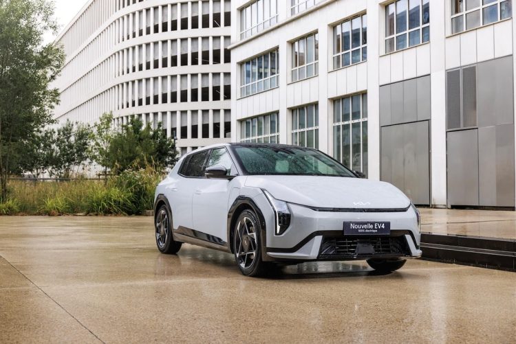 La KIA EV4 produite en Europe : découvrez des tarifs surprenants en France !