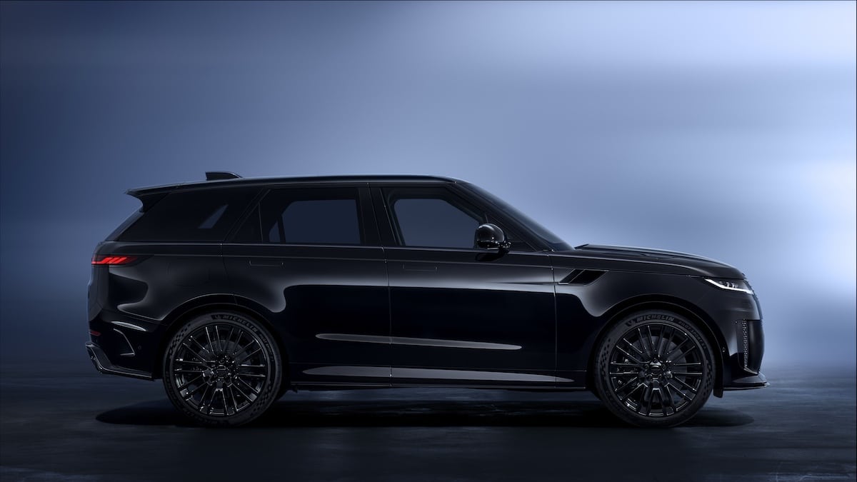 Range Rover SV Black Edition Hero