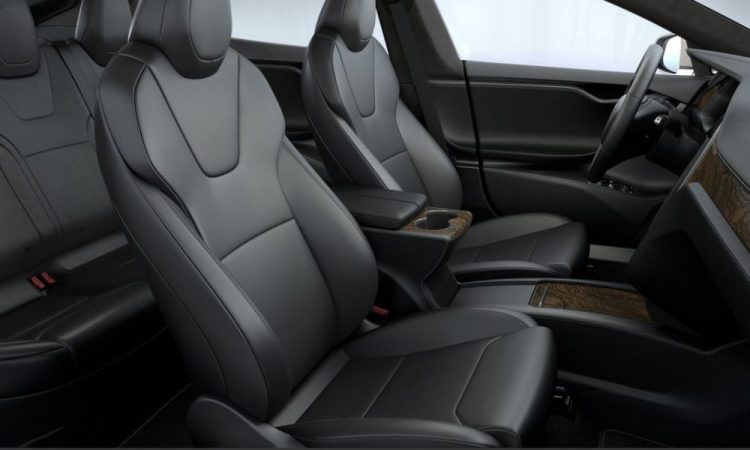 Sydney Sweeney au cœur d’une polémique : comment Tesla utilise cette controverse pour mettre en avant sa stratégie de test de sièges auto.