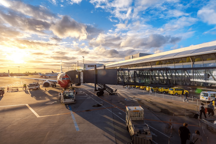Les Français plongés dans la peur : encore des otages des contrôleurs aériens !