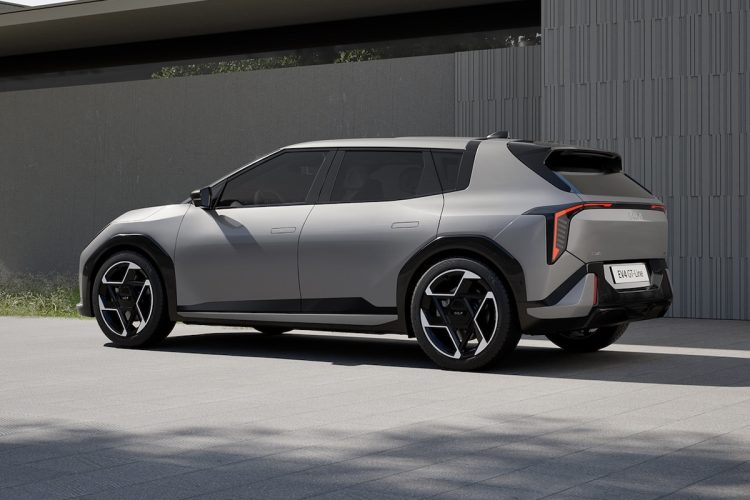 Kia dévoile enfin les tarifs de la nouvelle EV4 électrique : êtes-vous prêt à être surpris ?