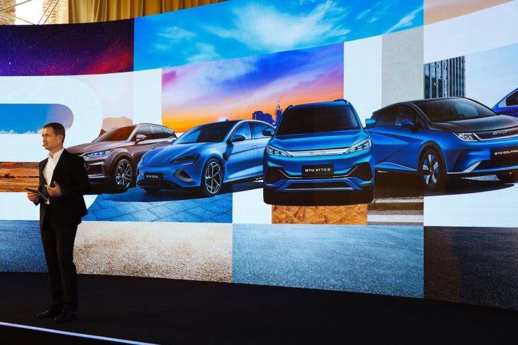 BYD provoque l’Europe : un jeu risqué qui pourrait tout changer !