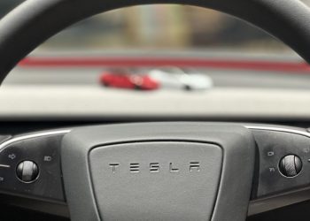 Tesla pourrait bien engranger 3 milliards de dollars en crédits ZEV cette année : une opportunité à ne pas manquer !