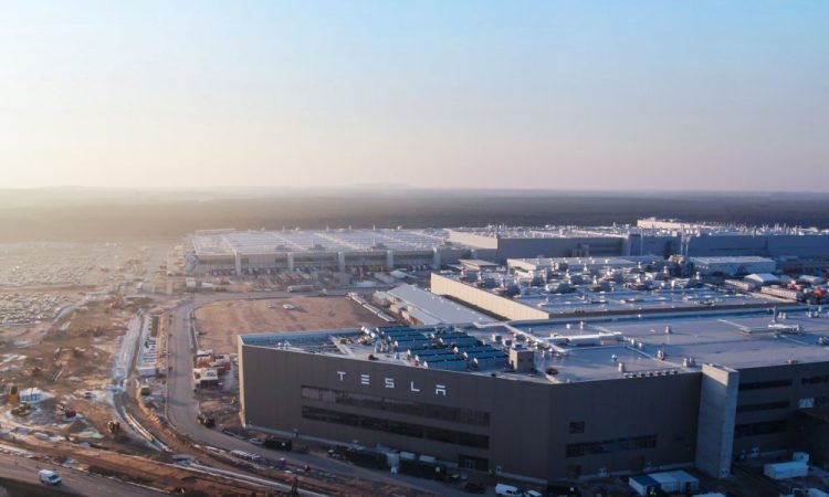 Un incendie au Giga Berlin de Tesla : miracle sans blessés ni dommages environnementaux !