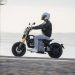 BMW lance des scooters électriques qui laissent perplexes : sont-ils vraiment pratiques ?