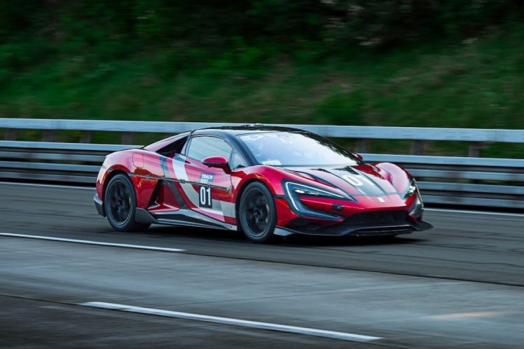 La BYD Yangwang U9 atteint des sommets vertigineux : 472 km/h, une vitesse à couper le souffle !