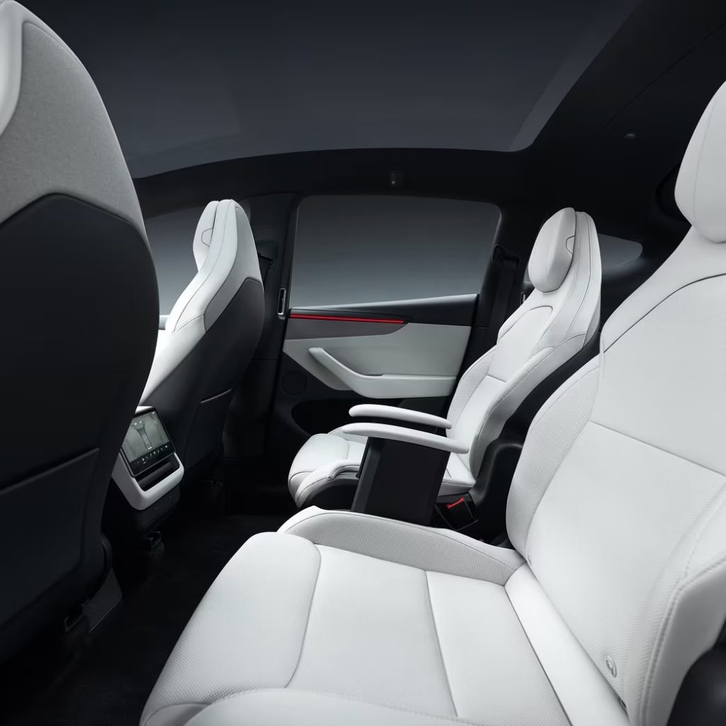 Intérieur Tesla Model Y L Showcase