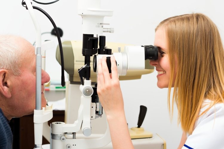 Royaume-Uni : un test de vue après 70 ans pour sauver votre permis, un choc inattendu !