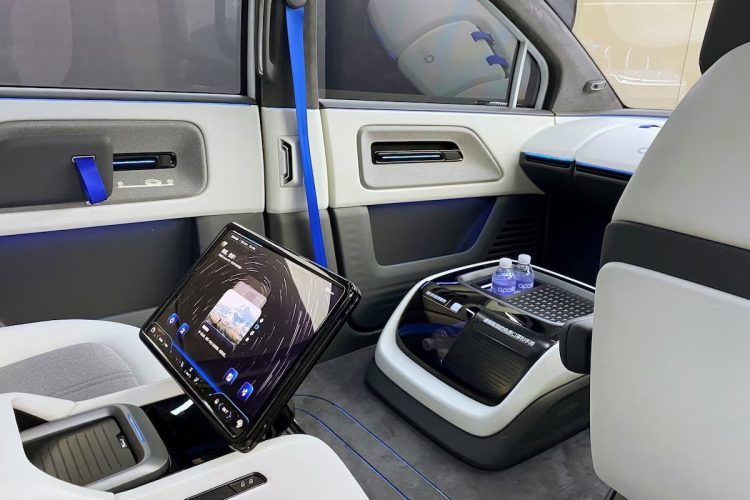 Les premiers taxis autonomes français cachent une surprenante origine chinoise !